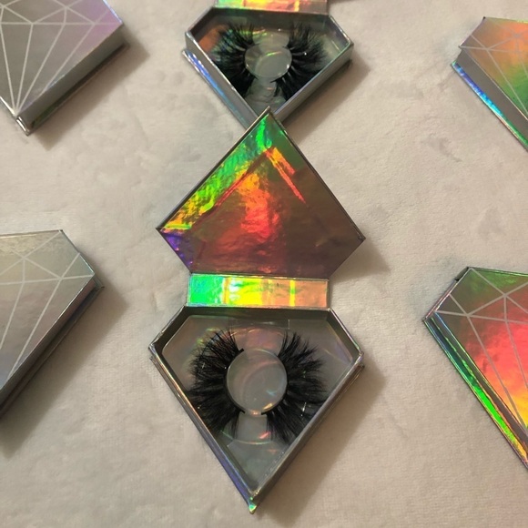 24mm 3D Mink Eye Lashes - Picture 2 of 3